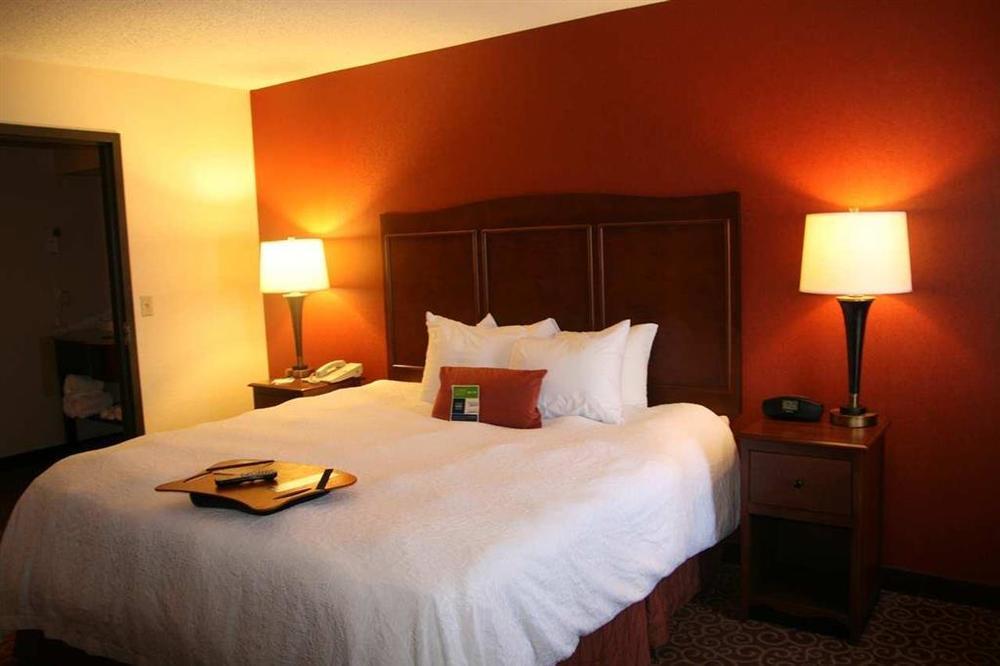 Hampton Inn Мангаттан Номер фото